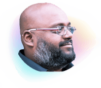 Portrait de S. Bemont, Directeur Relation Client chez Colicoli